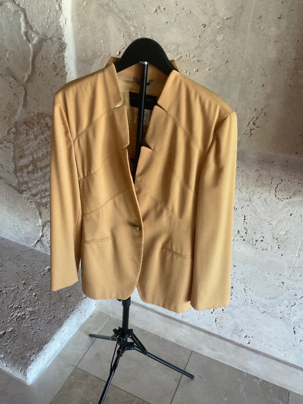 Barbara bui Collection Paris stunning wool tailored jacket in camel 40